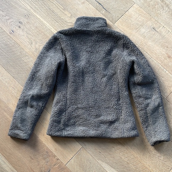 Patagonia grey full zip sweatshirt/ jacket - size small - Picture 3 of 4